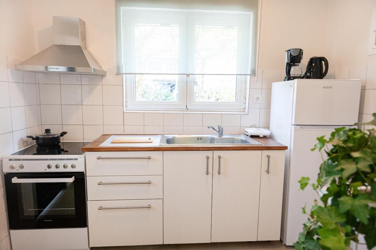 Sunny Yard Apartments Poros Town Екстер'єр фото