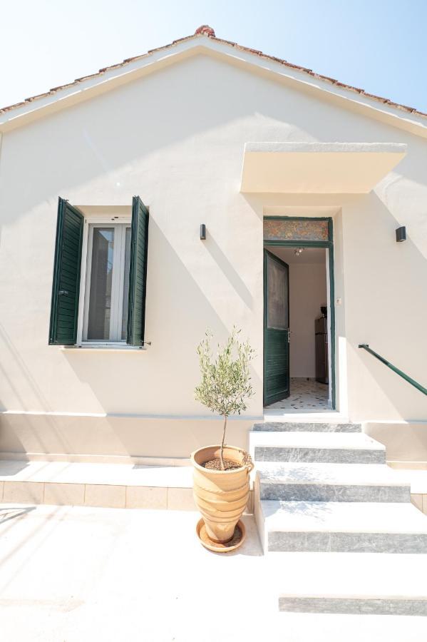 Sunny Yard Apartments Poros Town Екстер'єр фото